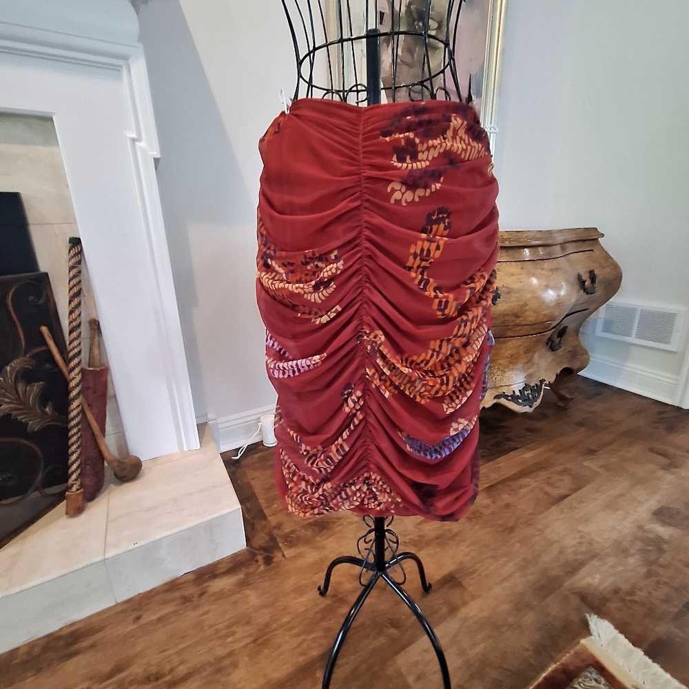 NWOT Farm Rio Ruched Red Mini Skirt, light for Summer.